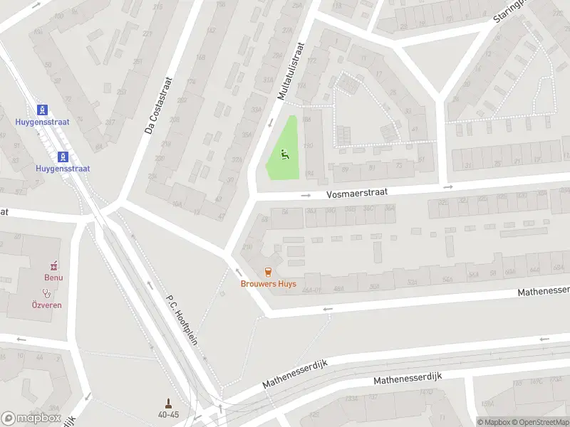 Ambulance met gepaste spoed naar de Vosmaerstraat in Rotterdam