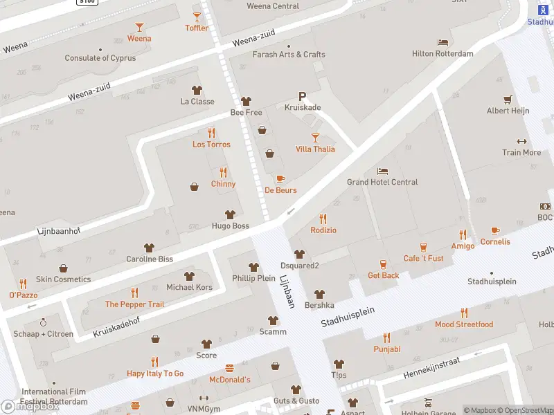 Ambulance met gepaste spoed naar de Kruiskade in Rotterdam