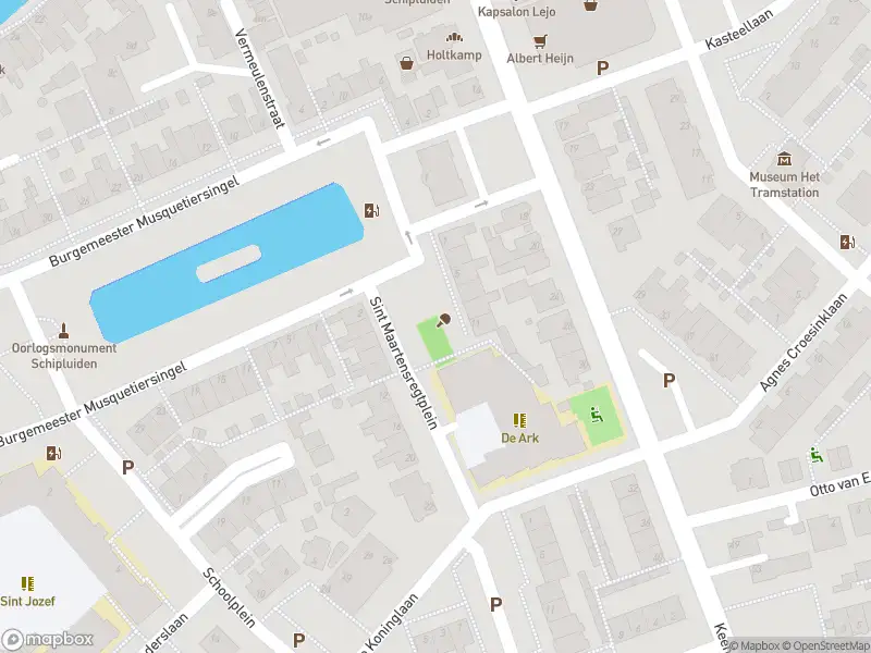 Ambulance met grote spoed naar de Sint Maartensregtplein in Schipluiden