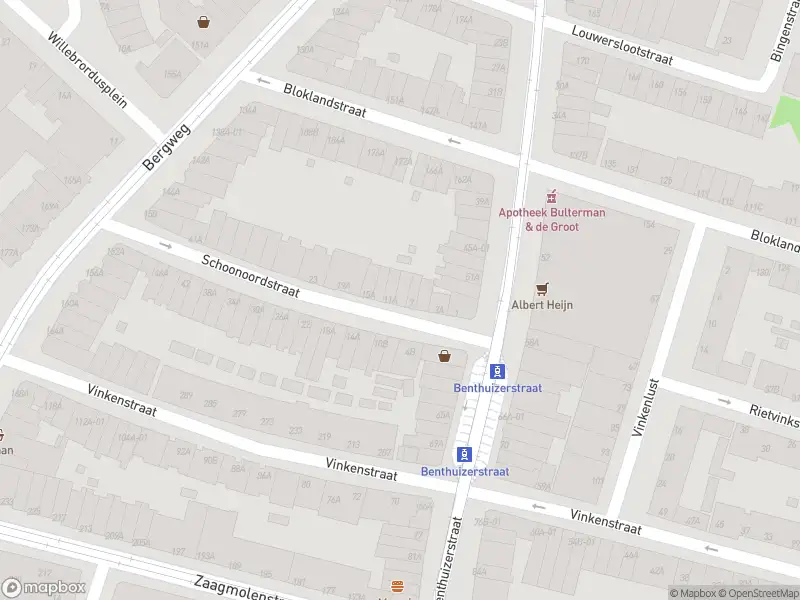 Ambulance met grote spoed naar de Schoonoordstraat in Rotterdam