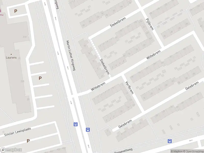 Ambulance met gepaste spoed naar de Stekelbrem in Rotterdam