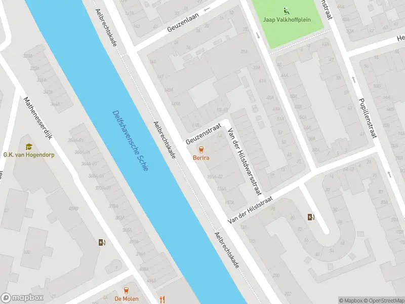 Ambulance met grote spoed naar de Aelbrechtskade in Rotterdam