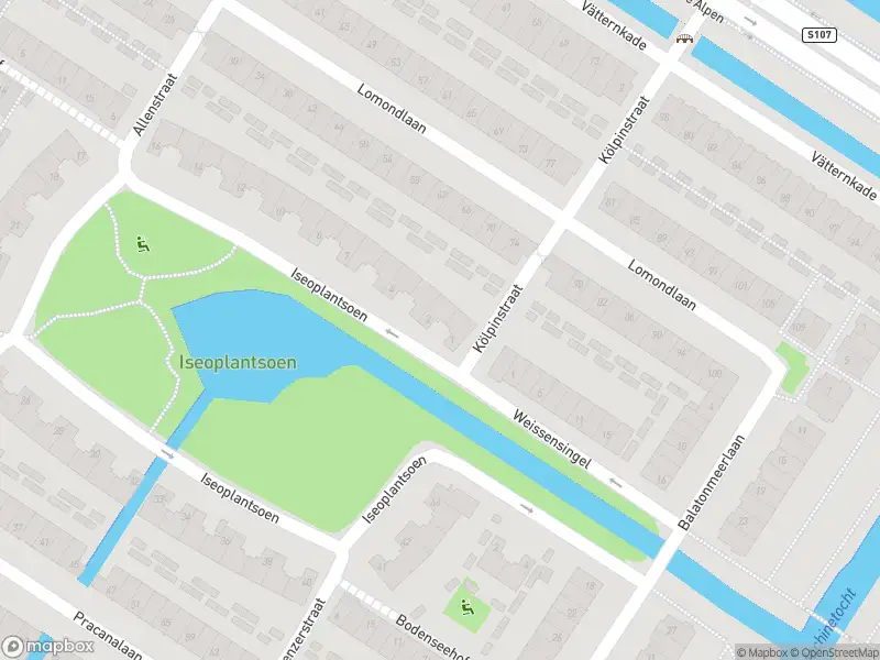 Ambulance met grote spoed naar de Iseoplantsoen in Amsterdam