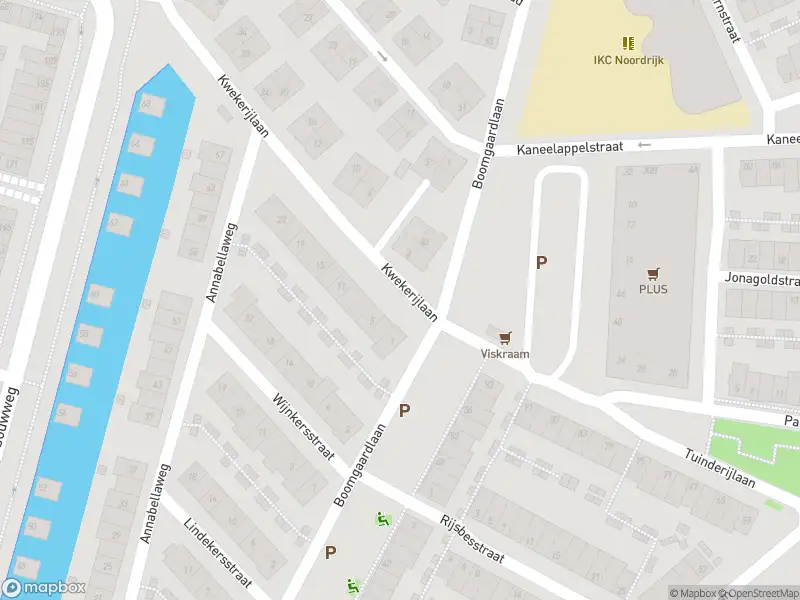 Ambulance met grote spoed naar de Kwekerijlaan in Amsterdam