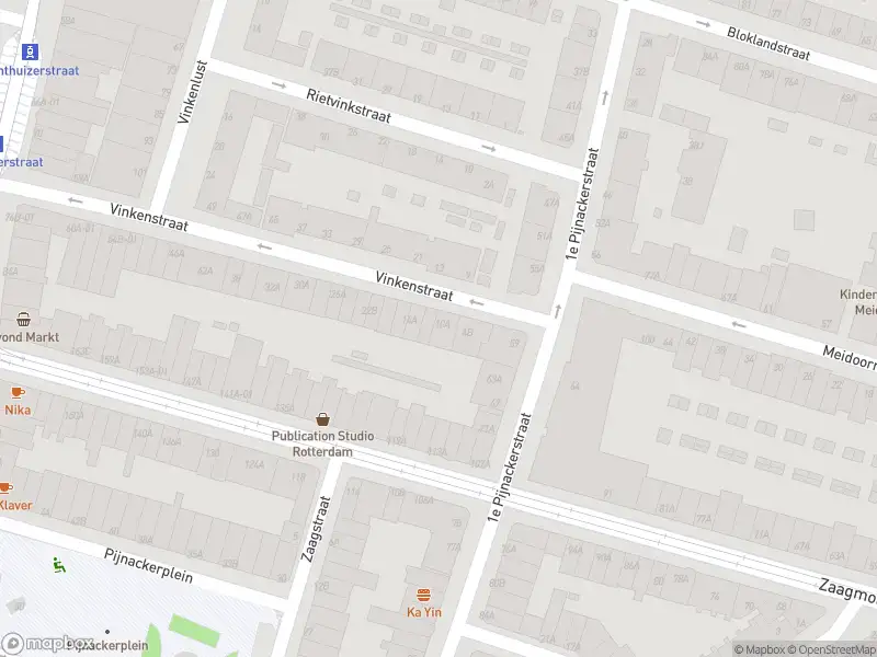 Ambulance met grote spoed naar de Vinkenstraat in Rotterdam