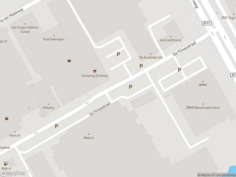 Brandweer met gepaste spoed naar de De Flinesstraat in Amsterdam-Duivendrecht