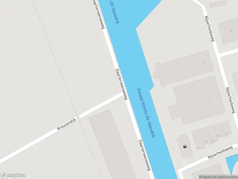 Brandweer met gepaste spoed naar de Daarlerveenseweg in Vriezenveen vanwege stormschade