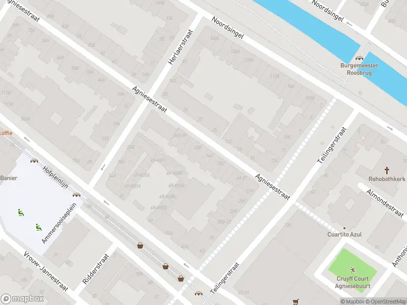 Ambulance met grote spoed naar de Agniesestraat in Rotterdam