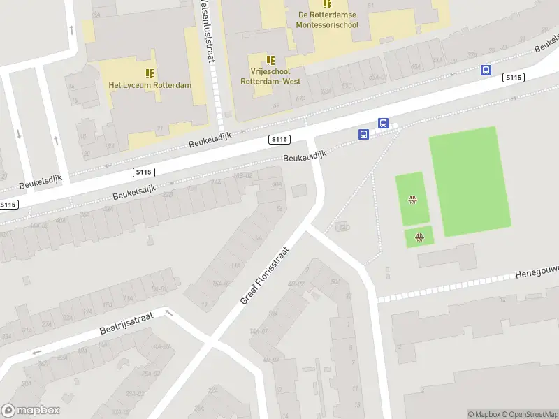 Ambulance met gepaste spoed naar de Henegouwerplein in Rotterdam