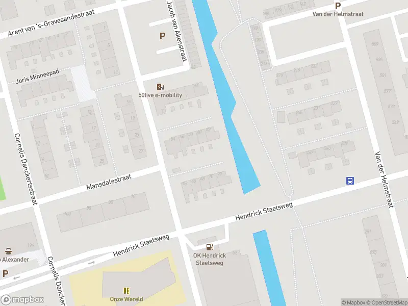 Ambulance met gepaste spoed naar de Jacob van Akenstraat in Rotterdam