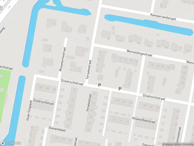 Ambulance met gepaste spoed naar de Yersekestraat in Rotterdam