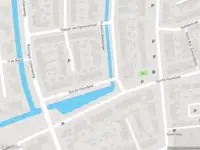 Ambulance met grote spoed naar de Slot de Houvelaan in Maasland