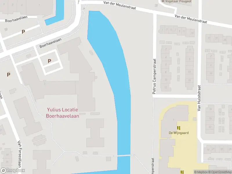 Ambulance met grote spoed naar de Boerhaavelaan in Barendrecht