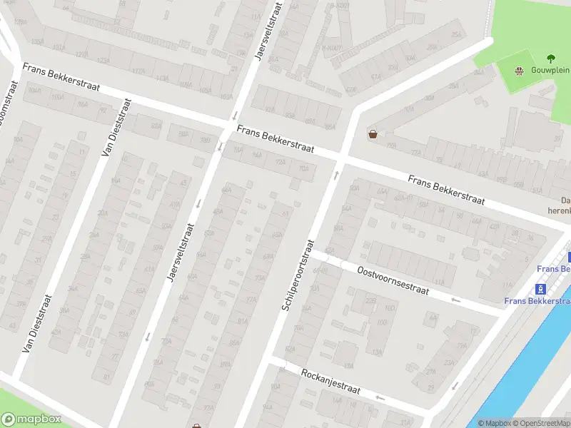 Ambulance met gepaste spoed naar de Schilperoortstraat in Rotterdam