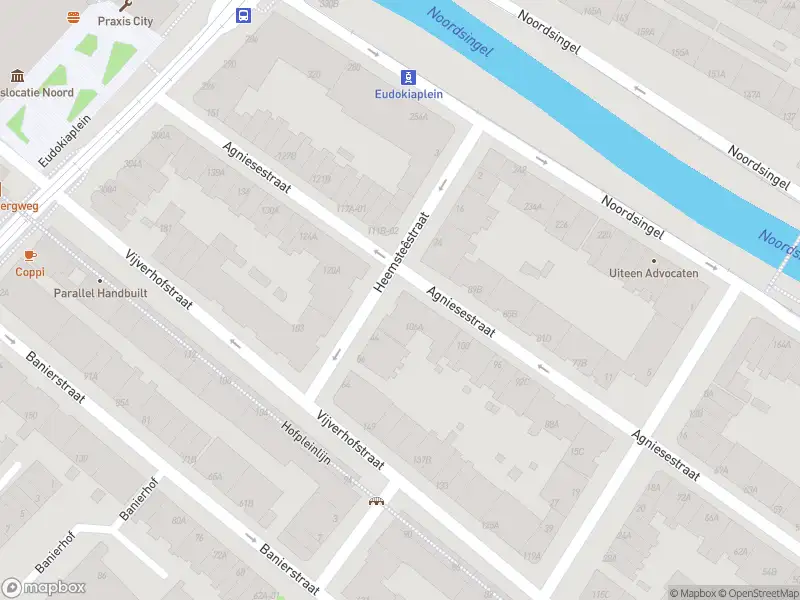 Ambulance met gepaste spoed naar de Heemsteêstraat in Rotterdam