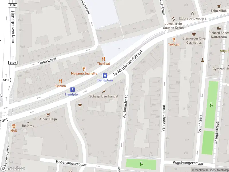 Ambulance met gepaste spoed naar de 1e Middellandstraat in Rotterdam