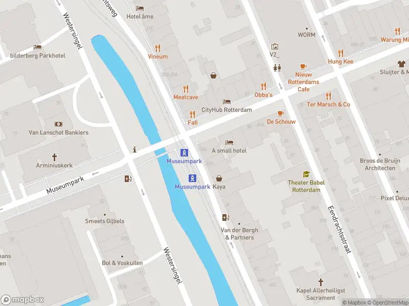 Ambulance met grote spoed naar de Eendrachtsweg in Rotterdam