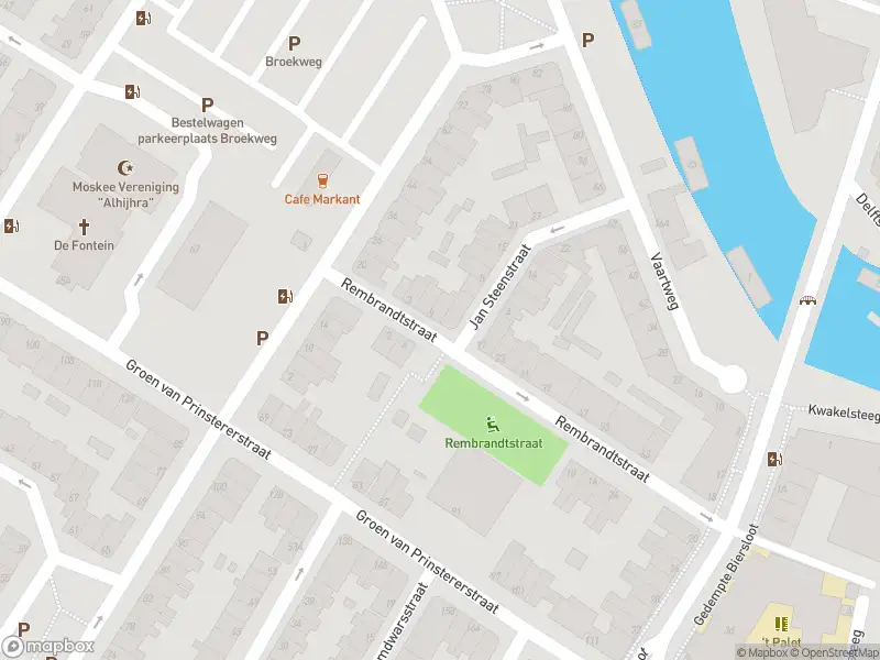 Ambulance met grote spoed naar de Rembrandtstraat in Vlaardingen