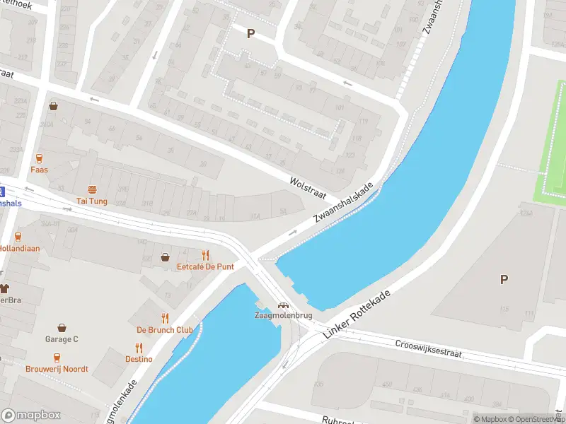 Ambulance met grote spoed naar de Zaagmolendrift in Rotterdam
