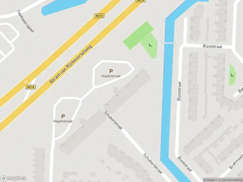 Ambulance met gepaste spoed naar de Haydnstraat in Capelle aan den IJssel