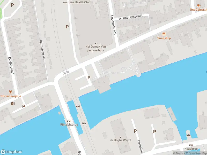 Ambulance met grote spoed naar de Morsweg in Leiden