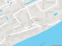 Ambulance met grote spoed naar de Kerklaan in Capelle aan den IJssel