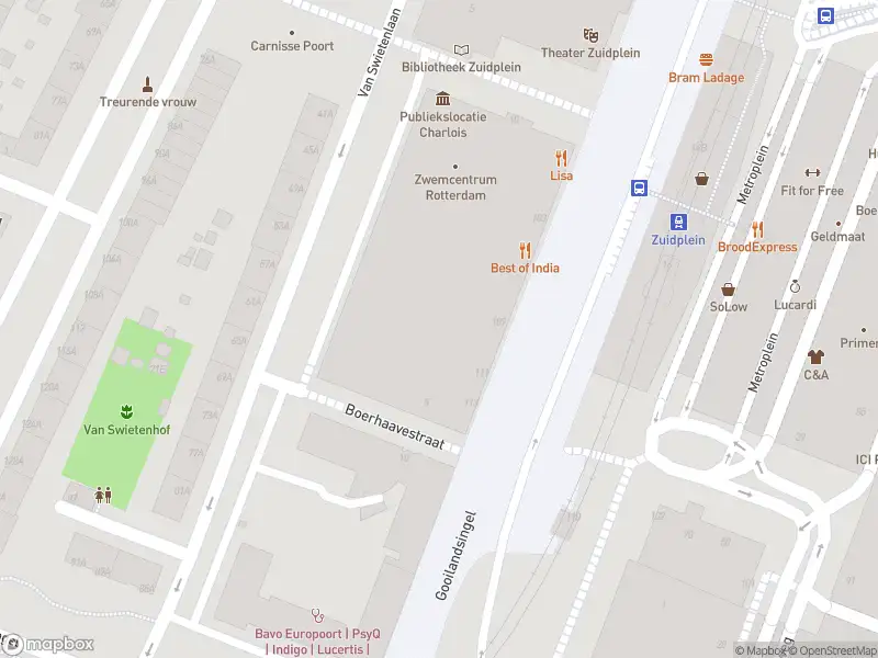 Ambulance met grote spoed naar de Boerhaavestraat in Rotterdam