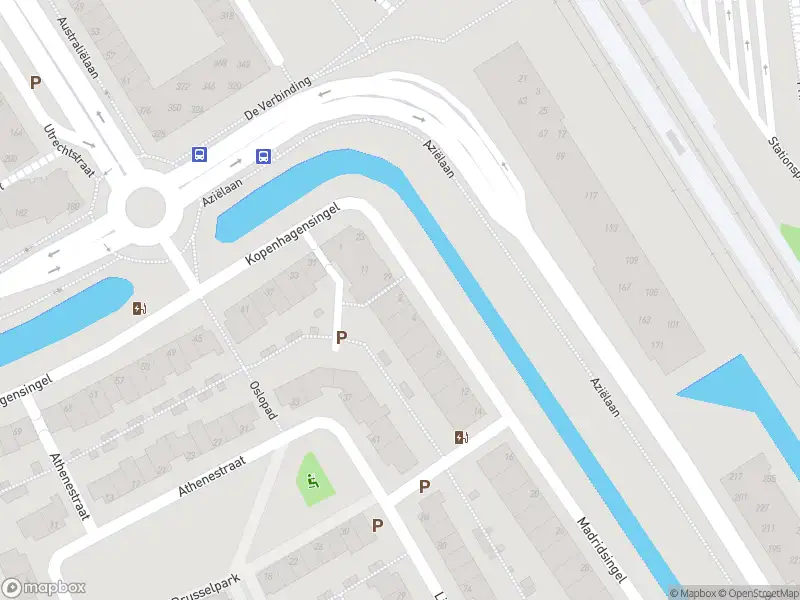 Ambulance met gepaste spoed naar de Madridsingel in Alphen aan den Rijn