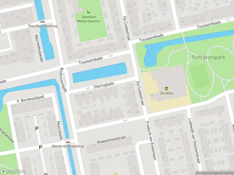 Ambulance met gepaste spoed naar de Staringkade in Leiden