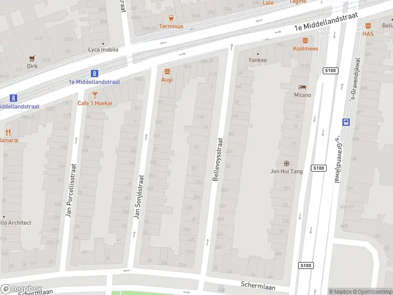 Ambulance met grote spoed naar de Bellevoysstraat in Rotterdam