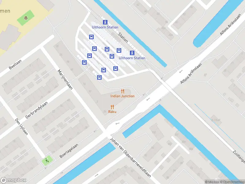 Ambulance met grote spoed naar de Cort van der Lindenplein in Uithoorn