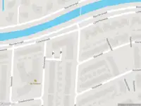 Ambulance met grote spoed naar de Eikenwede in Barendrecht