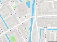 Brandweer met grote spoed naar de Jan van Banningstraat in Zoeterwoude vanwege waarnemen gaslucht