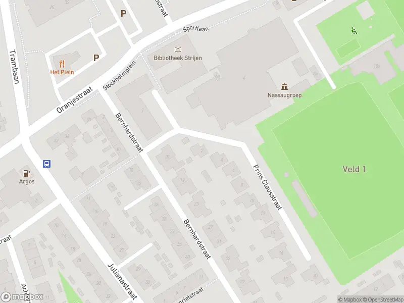 Ambulance met gepaste spoed naar de Bernhardstraat in Strijen