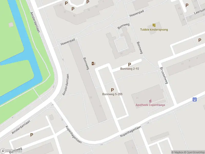 Ambulance met grote spoed naar de Bonnweg in Vlaardingen