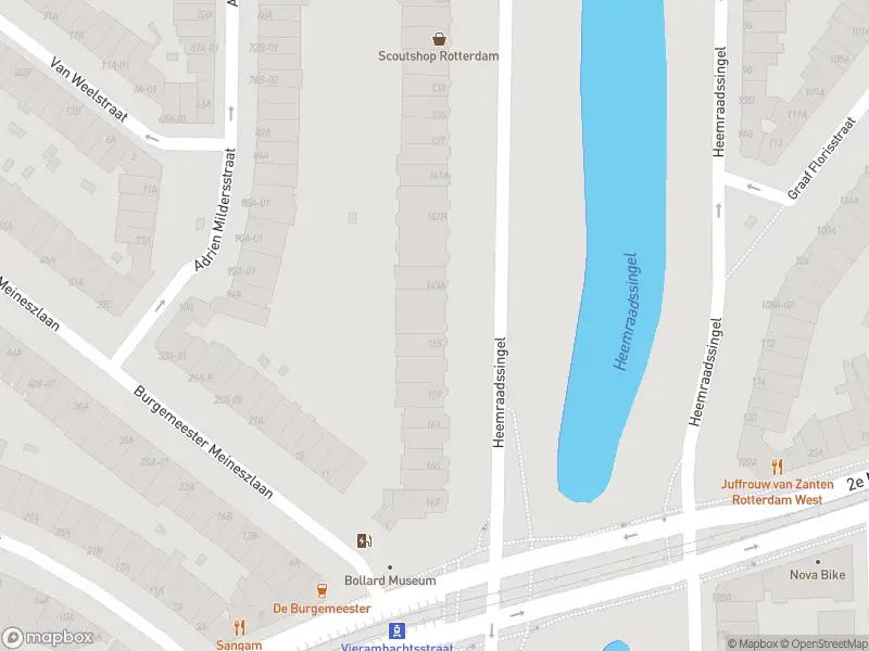 Ambulance met gepaste spoed naar de Heemraadssingel in Rotterdam