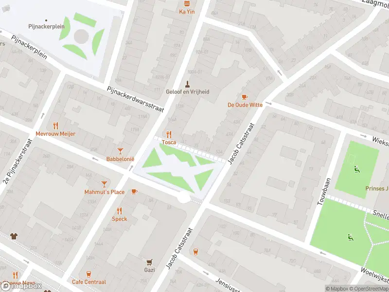 Brandweer met gepaste spoed naar de Branco van Dantzigstraat in Rotterdam vanwege afhijsen patient