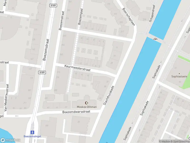 Ambulance met gepaste spoed naar de Keurmeesterstraat in Rotterdam