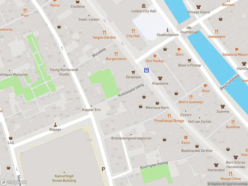 Ambulance met gepaste spoed naar de Ketelboetersteeg in Leiden