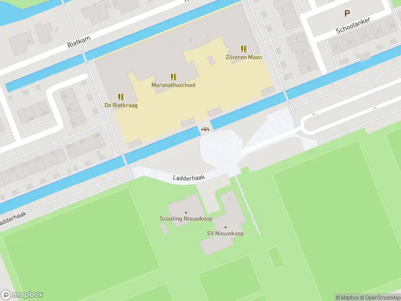 Ambulance met grote spoed naar de Ladderhaak in Nieuwkoop