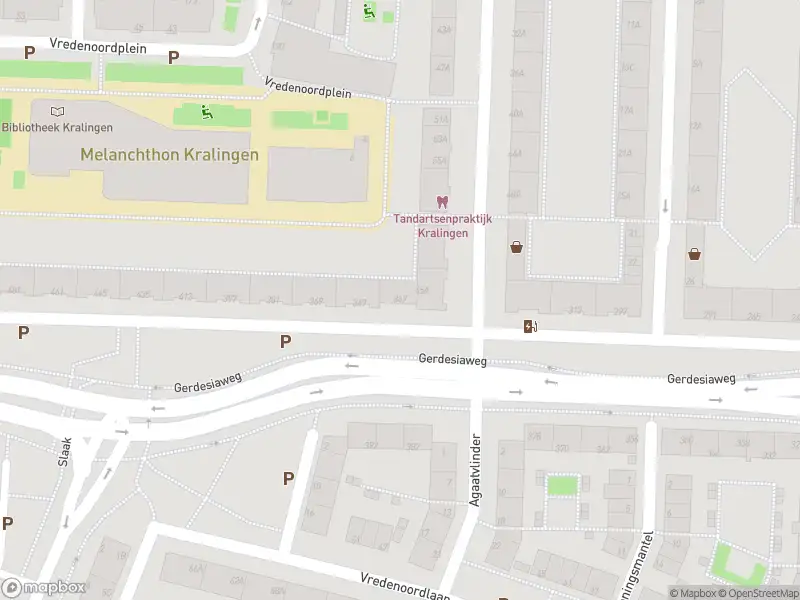 Ambulance met grote spoed naar de Gerdesiaweg in Rotterdam