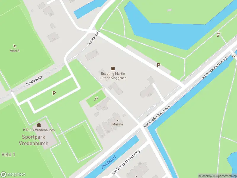 Ambulance met grote spoed naar de Don Boscolaantje in Rijswijk