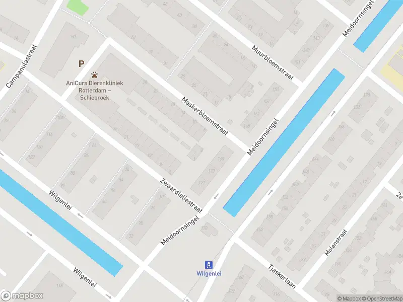 Ambulance met grote spoed naar de Maskerbloemstraat in Rotterdam