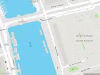 Ambulance met grote spoed naar de Weesperzijde in Amsterdam