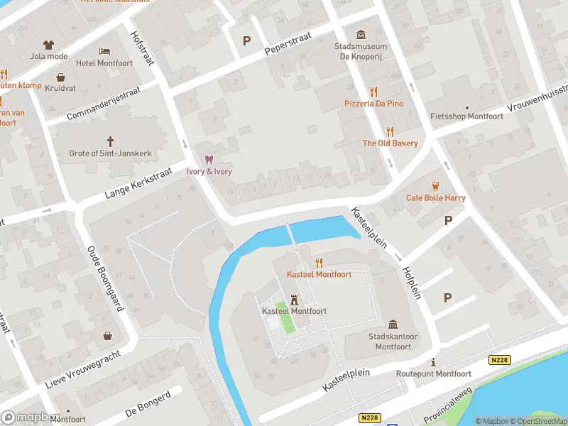 Politie naar de Om 't Hof in Montfoort vanwege voertuigen te water