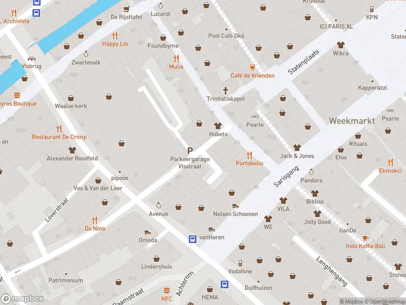 Ambulance met gepaste spoed naar de Korte Breestraat in Dordrecht