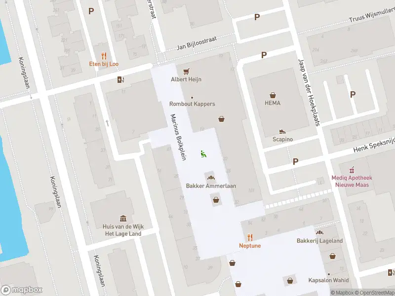 Ambulance met grote spoed naar de Marinus Bolkplein in Rotterdam