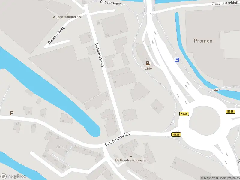Ambulance met gepaste spoed naar de Oudebrugweg in Gouda