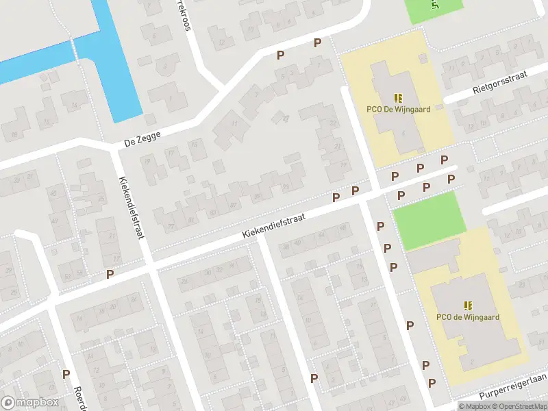 Brandweer met grote spoed naar de Beatrixstraat in Zwartsluis vanwege afhijsen patient