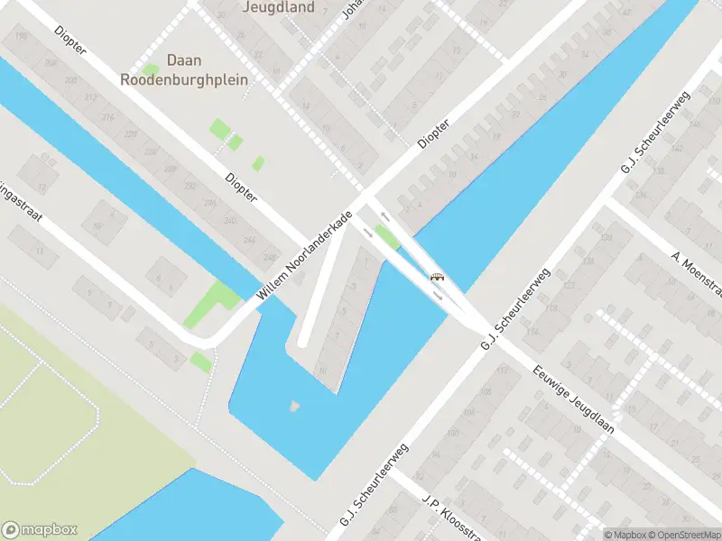 Ambulance met grote spoed naar de Willem Noorlanderkade in Amsterdam